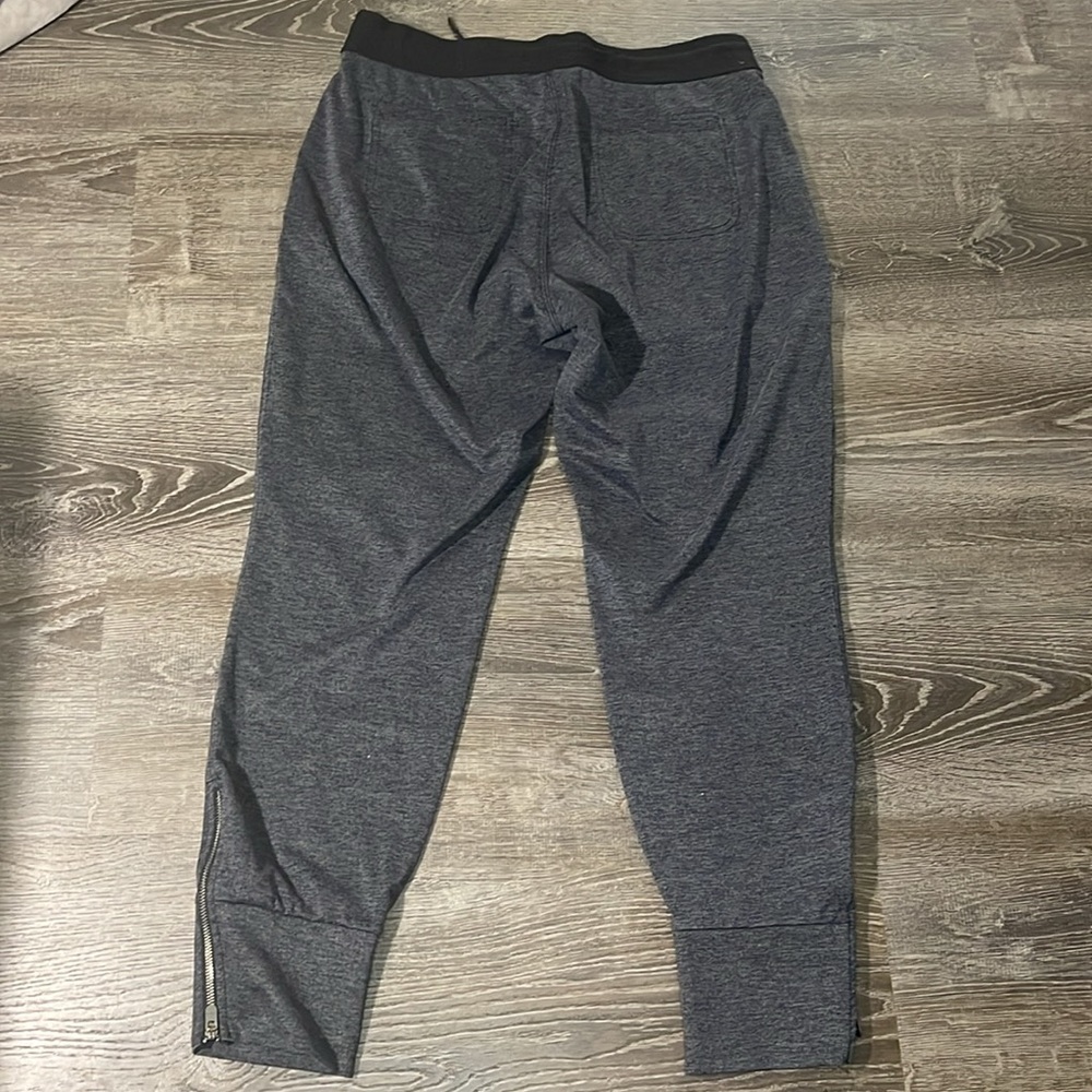 Athleta Womens M Flux Street Jogger Charcoal Grey Heather 4 pockets, ankle zip - Picture 6 of 7